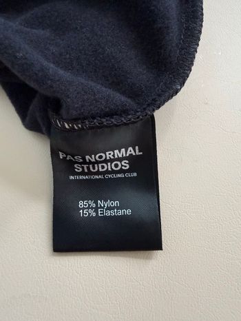 Pas Normal Studios Logo Arm UV Protector bike usato — immagine 4 di 5