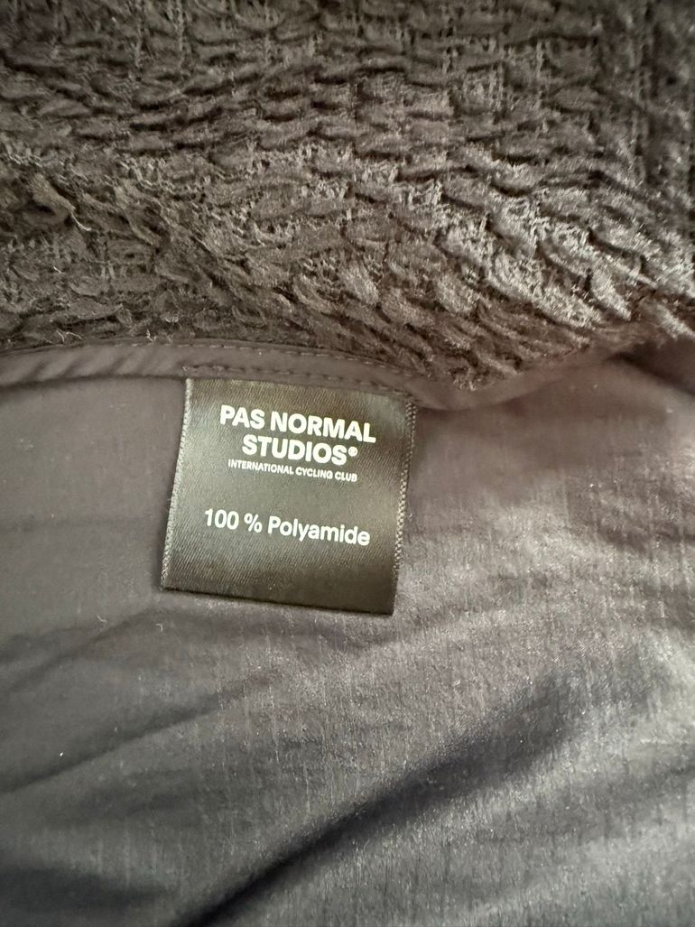 Pas Normal Studios Essential Insulated Jacket bike d'occasion — image 8 sur 9