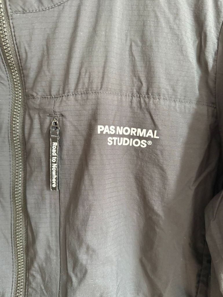 Pas Normal Studios Essential Insulated Jacket bike d'occasion — image 4 sur 9