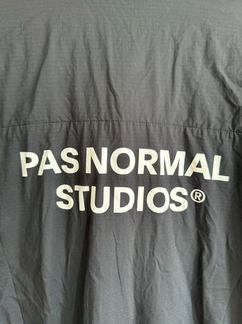 Pas Normal Studios Essential Insulated Jacket bike d'occasion — image 5 sur 9