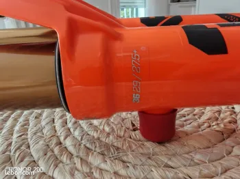 Brugt Fox 36 FLOAT FACTORY LIVE E-TUNED bike — billede 3 af 10