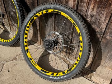 Tweedehands Mavic Deemax DH Mullet Wheels bike — afbeelding 2 van 5