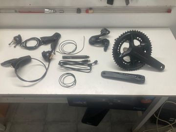 Shimano Ultegra Di2 12V 2025 Groupset usato