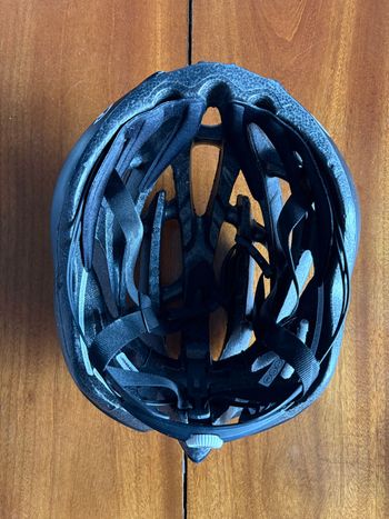 Brugt Giro Atmos II Helmet 2024 bike — billede 3 af 3