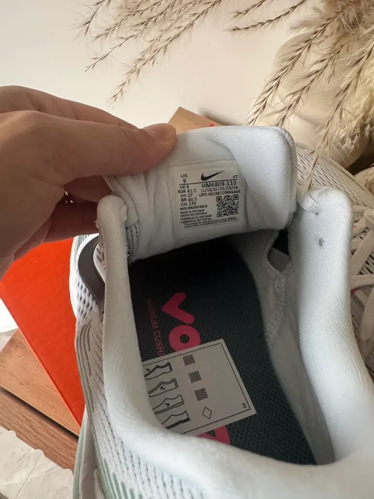 Used Nike Vomero 18 bike — image 3 of 12