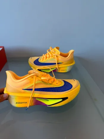 Used Nike Zoom fly 6 Running Shoes