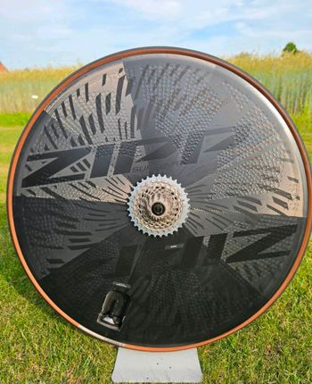 Brugt Zipp Super 9 Disc Wheel 2025 bike — billede 2 af 4