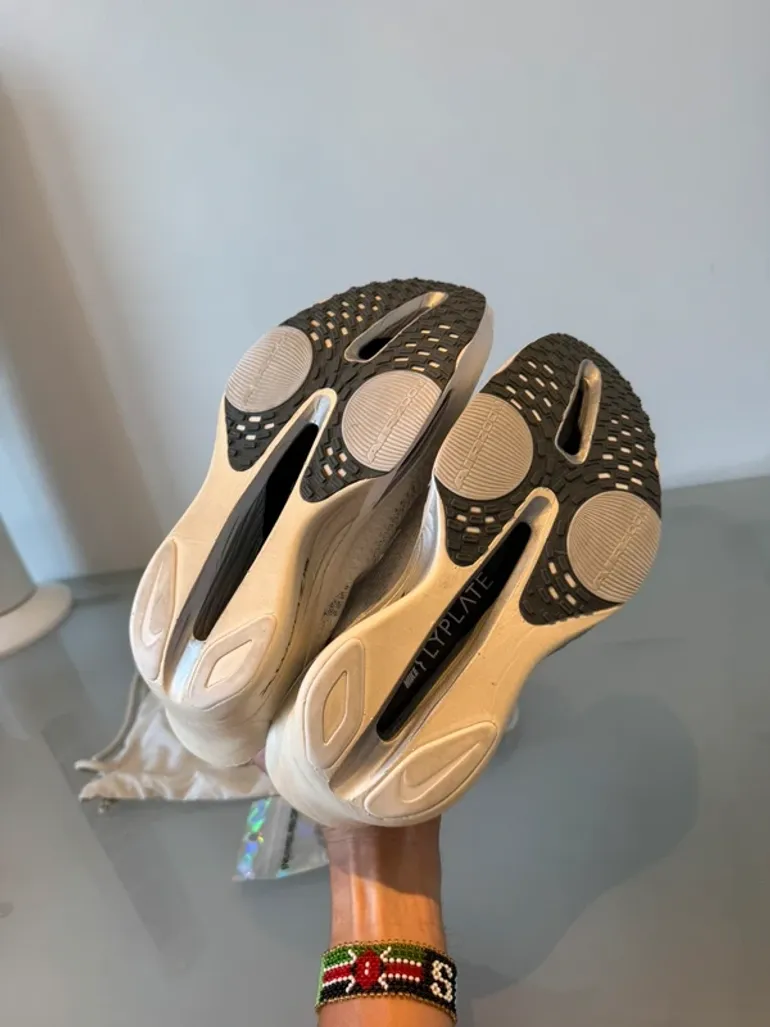 Used Nike Air Zoom Alphafly Next% 3 bike — image 3 of 5