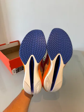Gebrauchtes Nike Vaporfly Next% bike — Bild 2 von 4