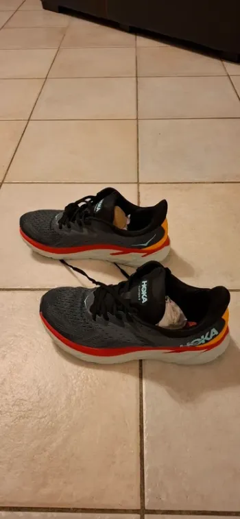 Tweedehands Hoka Clifton 8 bike — afbeelding 3 van 4