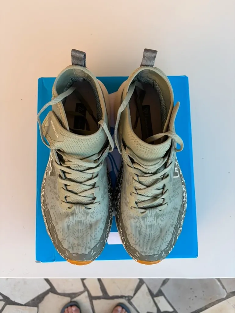 Used Hoka Speedgoat 6 Mid GTX bike — image 5 of 6