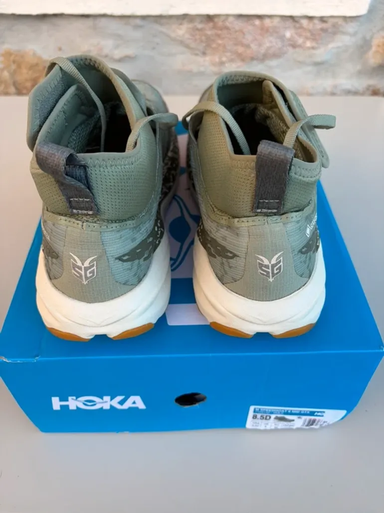 Used Hoka Speedgoat 6 Mid GTX bike — image 4 of 6