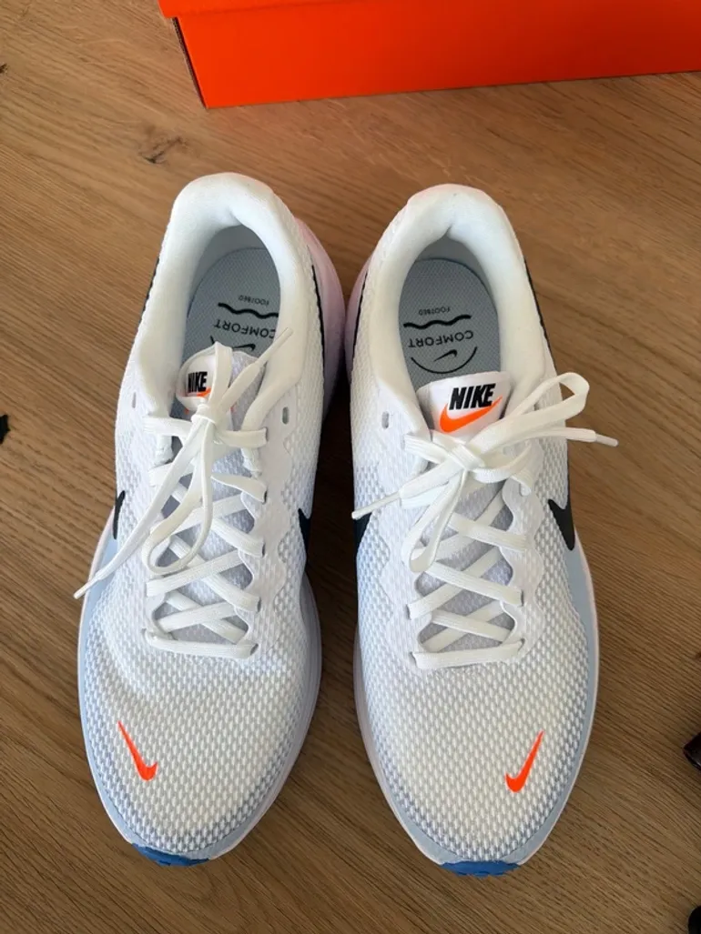 Used Nike Revolution 8 bike — image 4 of 7