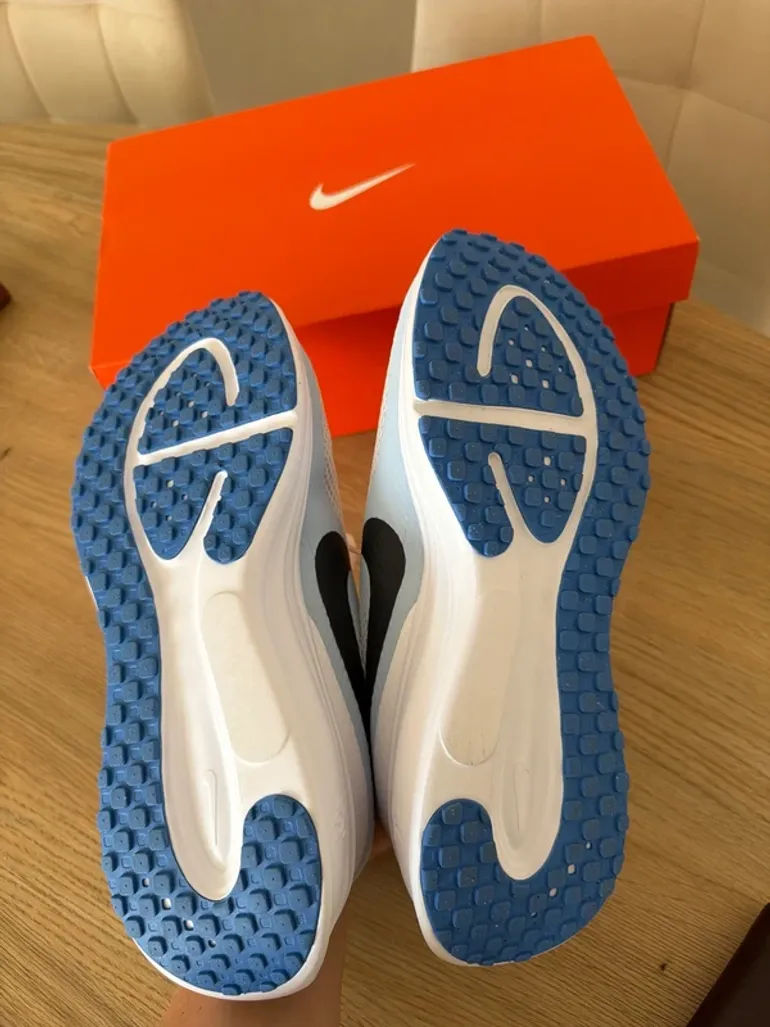 Used Nike Revolution 8 bike — image 6 of 7