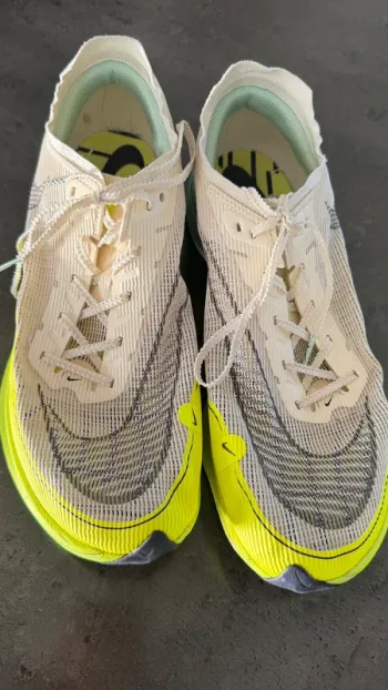 Used Nike ZoomX Vaporfly Next% 2 bike — image 4 of 9