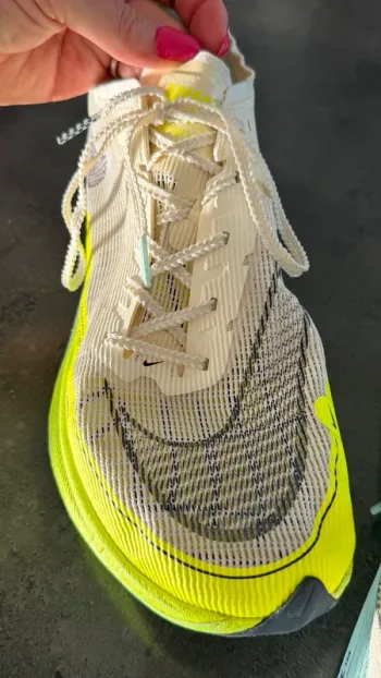 Used Nike ZoomX Vaporfly Next% 2 bike — image 8 of 9