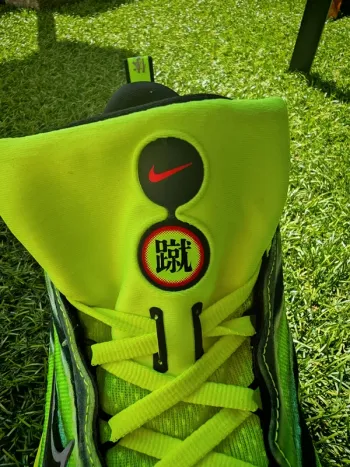 Used Nike Vomero Plus Édition Spéciale Ekiden bike — image 2 of 8