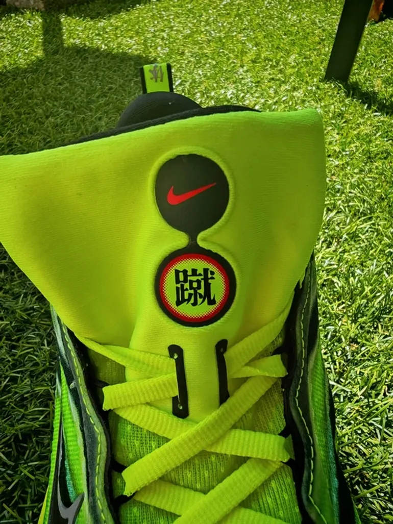 Used Nike Vomero Plus Édition Spéciale Ekiden bike — image 2 of 8