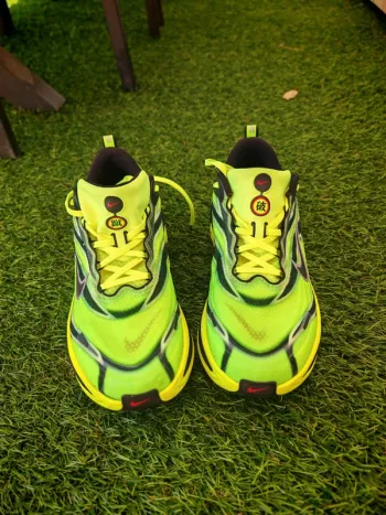 Used Nike Vomero Plus Édition Spéciale Ekiden Running Shoes