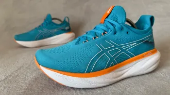 Použité Orange GEL-Nimbus 25 Running Shoes