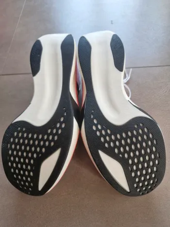 Asics Metaspeed Sky Paris bike d'occasion — image 3 sur 4