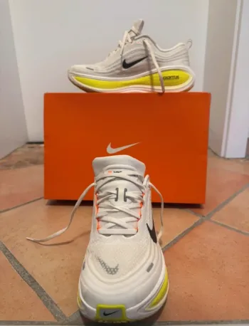 Käytetty Nike Vomero Plus bike — kuva 2 / 5