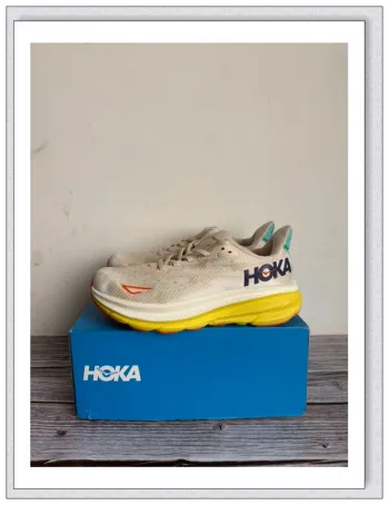 Použité Hoka Clifton 9 Running Shoes
