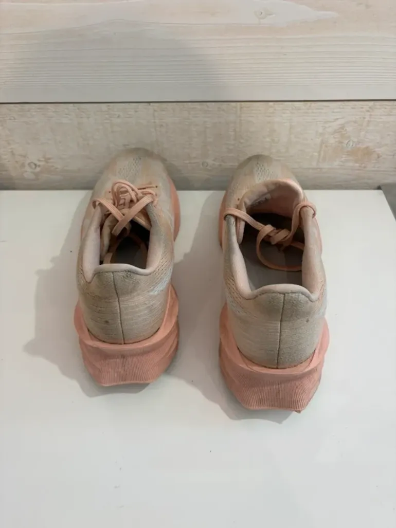 Used Asics Novablast bike — image 3 of 6
