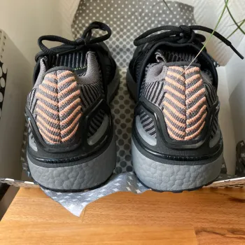Adidas Ultra Boost Stella McCartney bike d'occasion — image 5 sur 8
