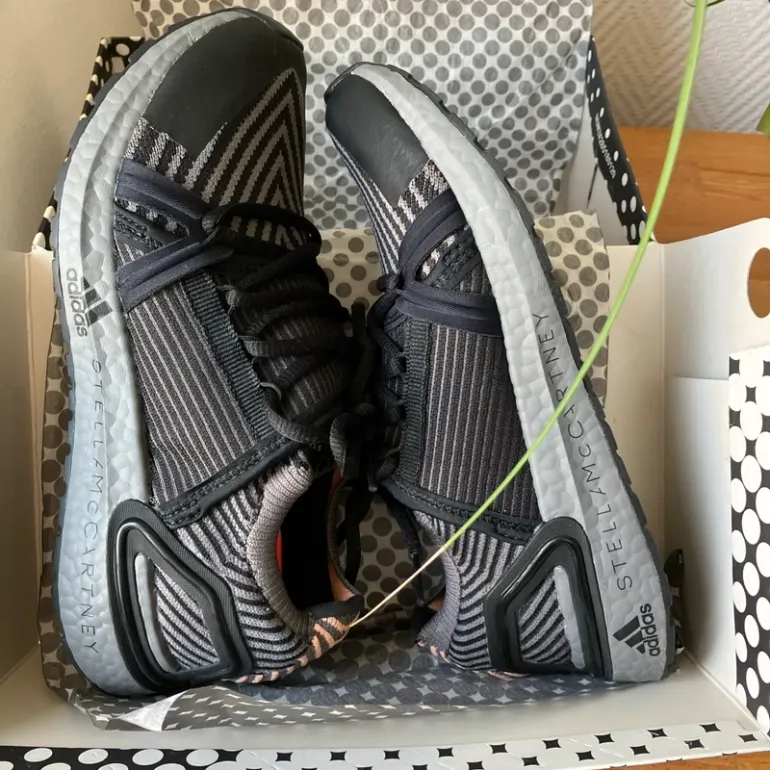 Adidas Ultra Boost Stella McCartney bike d'occasion — image 3 sur 8