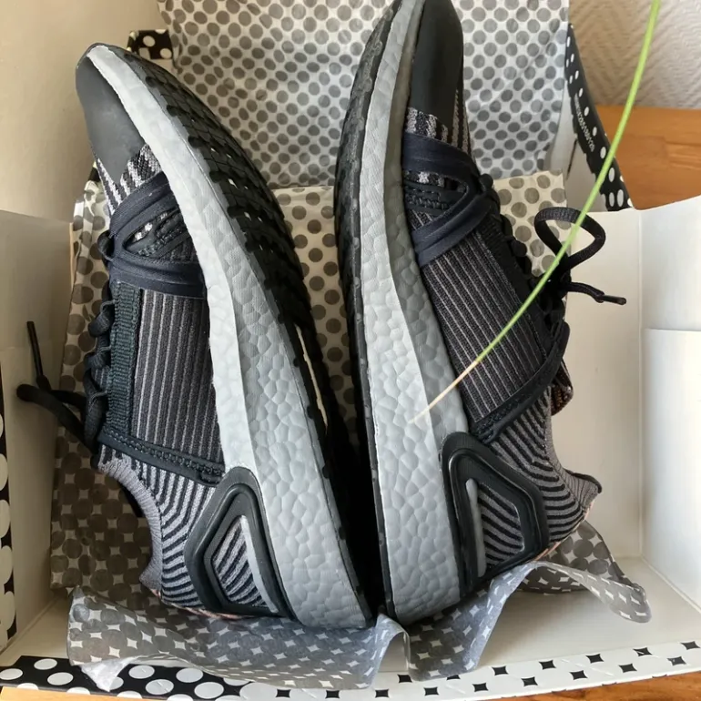 Adidas Ultra Boost Stella McCartney bike d'occasion — image 4 sur 8