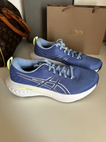 Used Asics Gel-Excite 10 Running Shoes