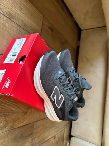 Použité New Balance 680 Running Shoes
