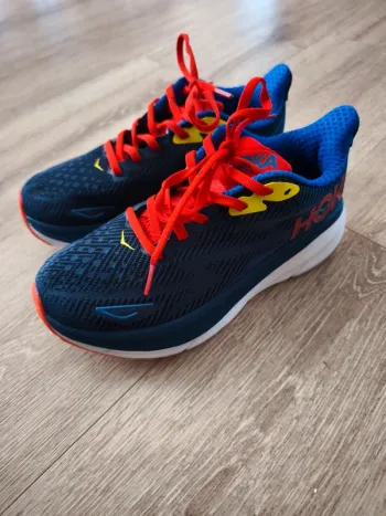 Hoka Clifton 9 Running Shoes usato