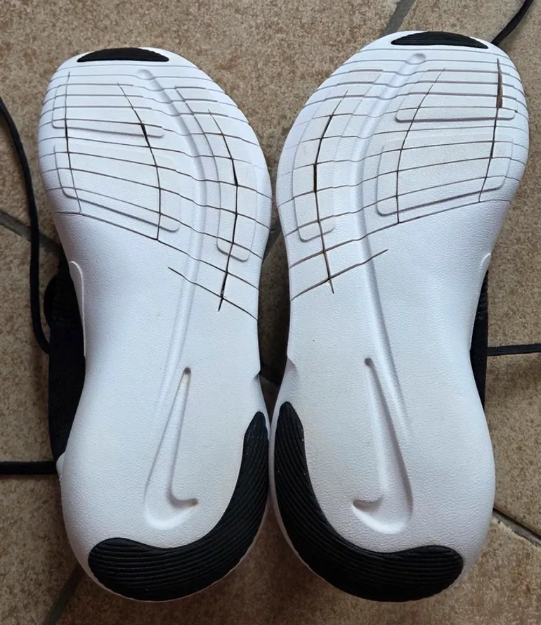 Used Nike Free RN Flyknit bike — image 10 of 12