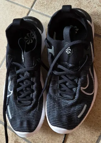 Used Nike Free RN Flyknit bike — image 2 of 12