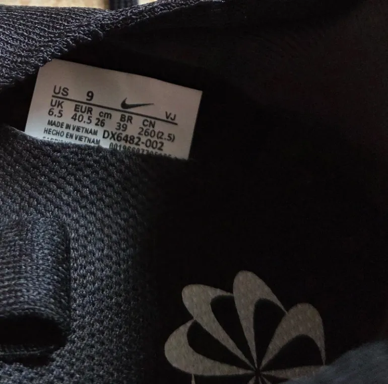 Used Nike Free RN Flyknit bike — image 9 of 12