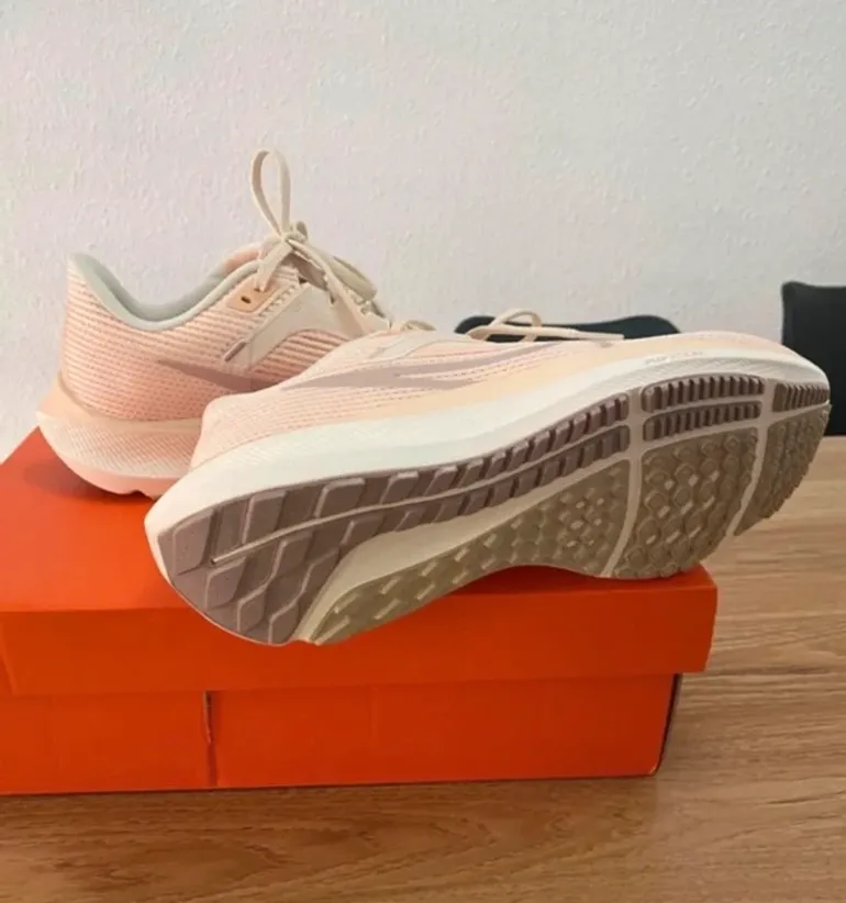 Tweedehands Nike Women Running Corail bike — afbeelding 3 van 6