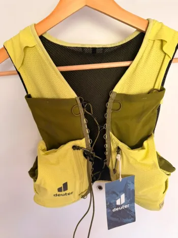 Deuter Laufweste / Laufrucksack bike usato — immagine 2 di 4