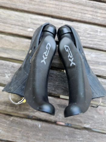 Used Shimano GRX ST-RX600-R + BL-RX600-L Brakes