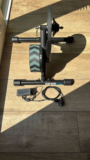 Używany Wahoo KICKR CORE 2024 bike — zdjęcie 4 z 4
