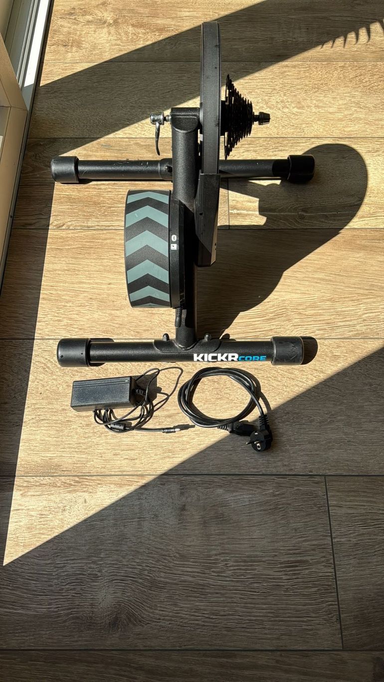Używany Wahoo KICKR CORE 2024 bike — zdjęcie 4 z 4