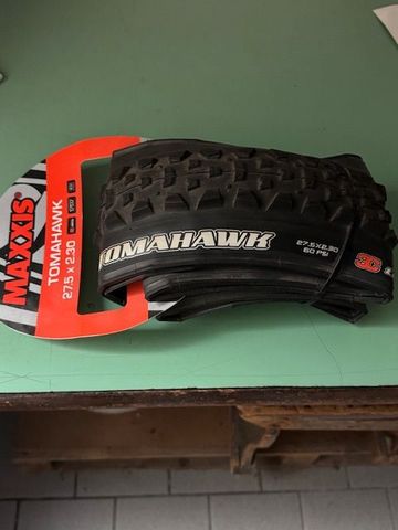 Used Maxxis TOMAHAWK 27.5X2, 30 2023 Tyres & Tubes