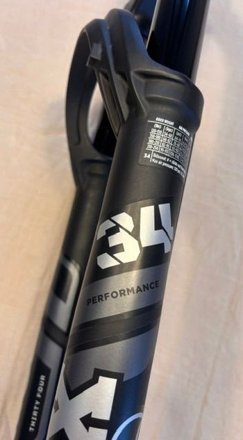 Używany Fox 34 SC Performance Series Fork 2025 bike — zdjęcie 3 z 8