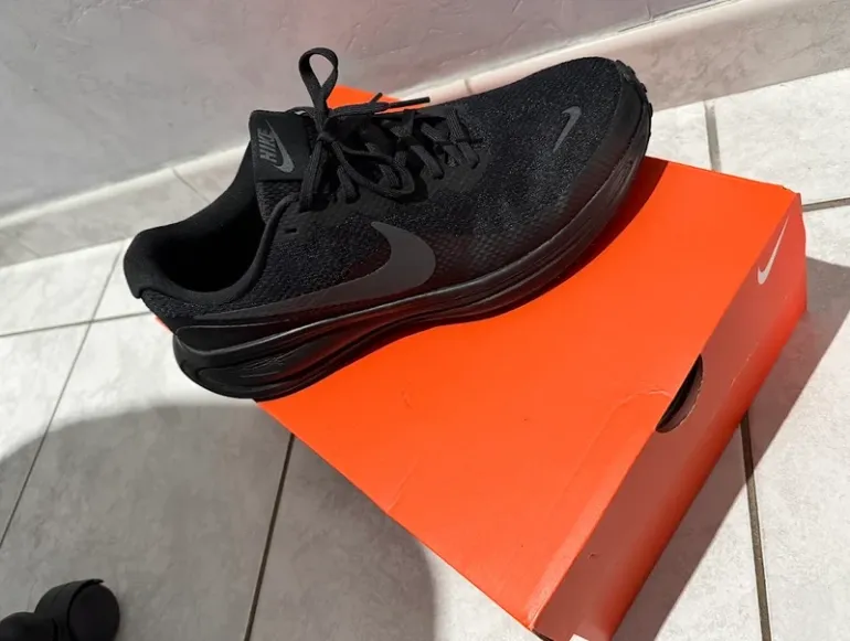Tweedehands Nike Revolution 8 bike — afbeelding 5 van 6