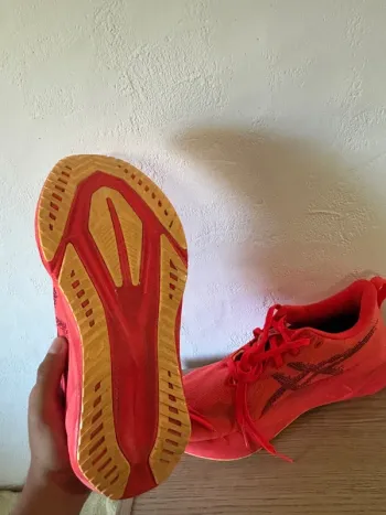 Asics Novablast 5 bike d'occasion — image 4 sur 8