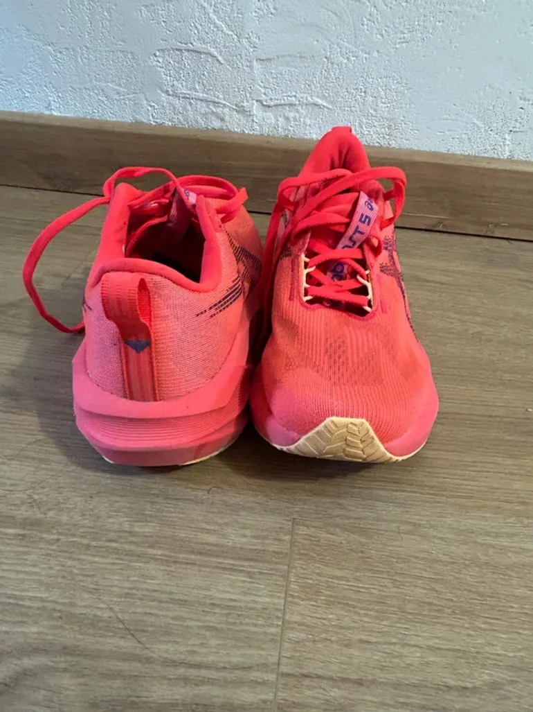 Asics Novablast 5 bike d'occasion — image 5 sur 8