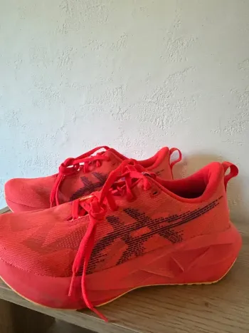 Asics Novablast 5 bike d'occasion — image 7 sur 8