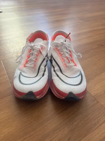 Käytetty Nike Zoom X Running Shoes