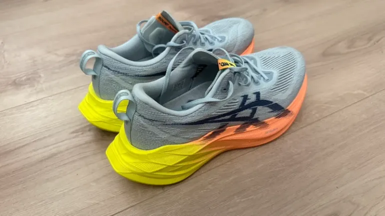 Asics Superblast 2 Paris bike de segunda mano — imagen 2 de 4